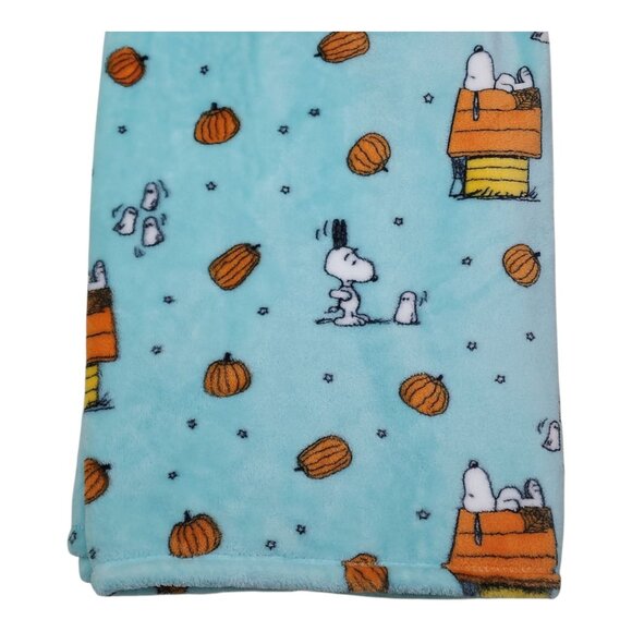 Peanuts Snoopy Pet Plush Throw Blanket Pumpkins Fall Ghosts Halloween Berkshire - Picture 2 of 9
